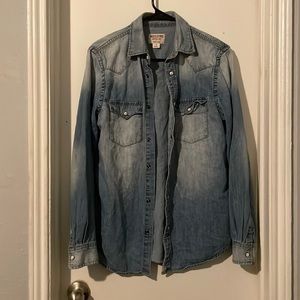 Jean shirt. Size Large.
